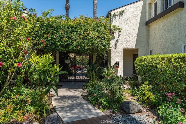 4321 Matilija Ave Unit 9, Sherman Oaks, CA 91423 - surrounding community with a gate