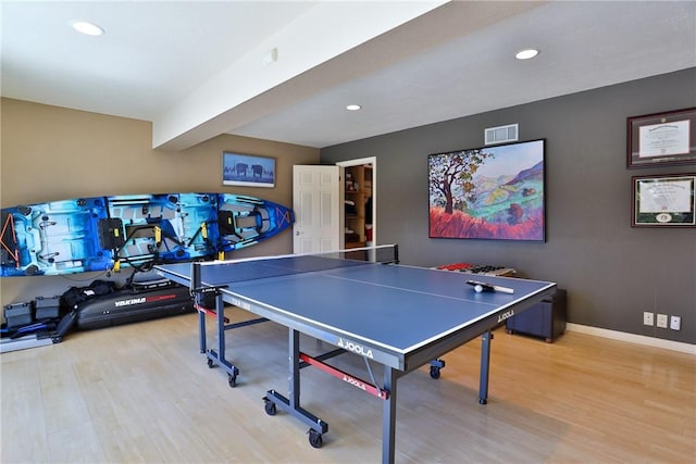27720 St Bernard Ln, Lake Arrowhead, CA 92352 - game room with recessed lighting, baseboards, visible vents, and wood finished floors