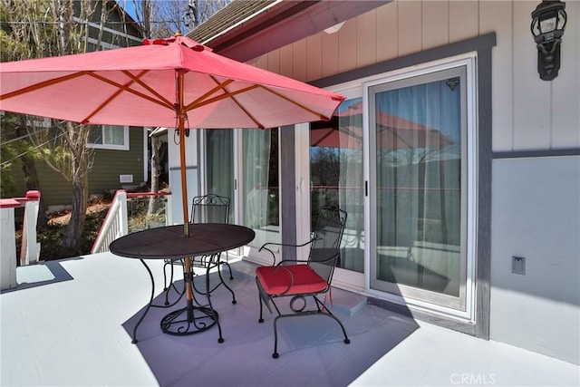 27720 St Bernard Ln, Lake Arrowhead, CA 92352 - view of patio / terrace
