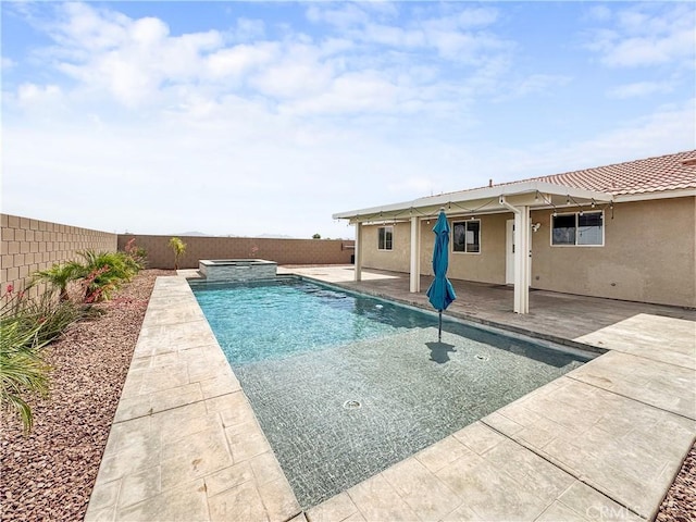 509 Kristi Ln, Blythe, CA 92225 - view of swimming pool with a fenced backyard, a patio area, and a pool with connected hot tub