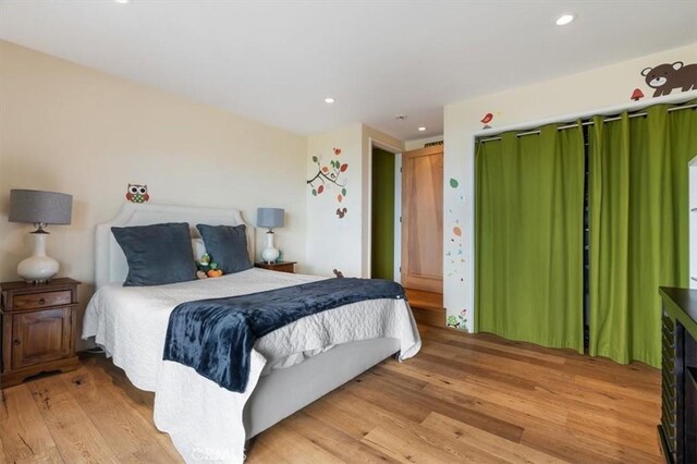 30140 Tuttle Ct, Tehachapi, CA 93561 - bedroom featuring recessed lighting and light wood-type flooring