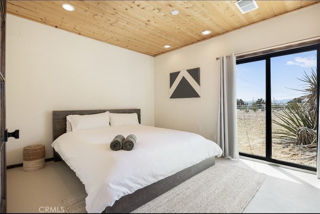 3484 El Dorado Rd, Yucca Valley, CA 92284 - bedroom with recessed lighting, wooden ceiling, and access to exterior