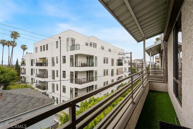 450 N Oakhurst Dr Unit 304, Beverly Hills, CA 90210 - view of balcony