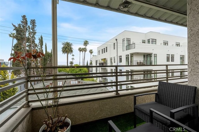 450 N Oakhurst Dr Unit 304, Beverly Hills, CA 90210 - view of balcony
