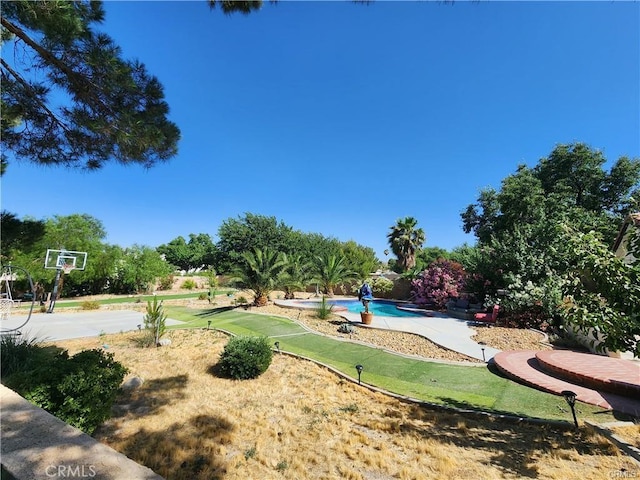 41184 Estates Ln, Palmdale, CA 93551 - view of community featuring a pool