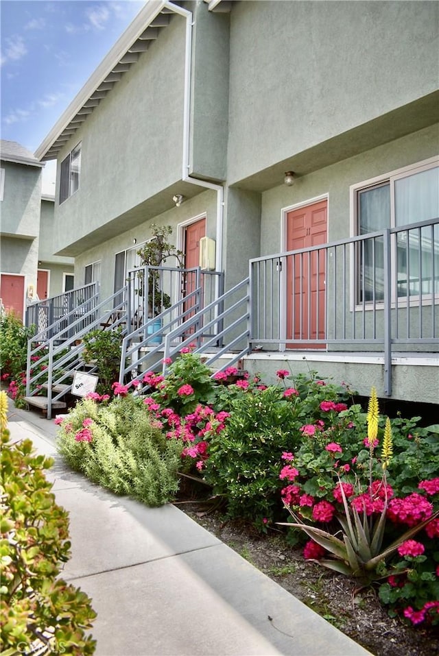 248 E Washington Blvd Unit 10, Pasadena, CA 91104 - view of exterior entry featuring stucco siding