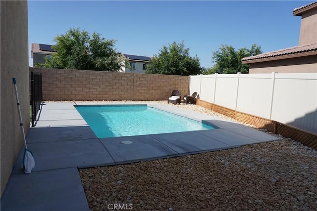 1322 Division Ct, Hemet, CA 92543 - view of swimming pool with a fenced backyard