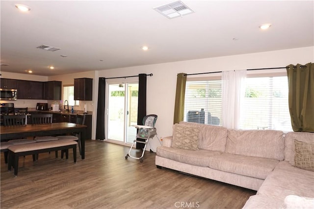1322 Division Ct, Hemet, CA 92543 - living area with wood finished floors and recessed lighting
