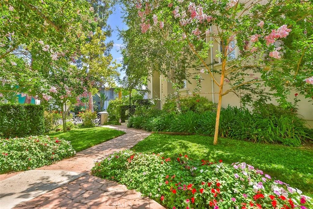 4114 W Kling St, Burbank, CA 91505 - photo 1