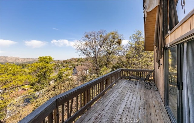 1411 Sequoia Dr, Lake Arrowhead, CA 92352 - view of wooden deck