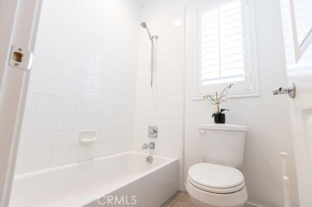 2630 Luminous Ln, Costa Mesa, CA 92626 - full bathroom featuring toilet and shower / bathtub combination