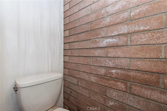 28805 N Shore Rd, Lake Arrowhead, CA 92352 - bathroom featuring toilet