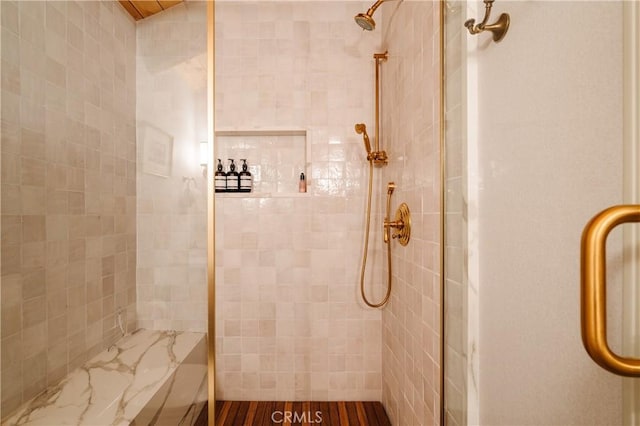 28805 N Shore Rd, Lake Arrowhead, CA 92352 - bathroom featuring tiled shower