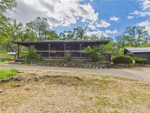 view of front of property