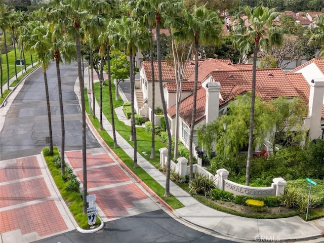 view of home's community featuring a residential view
