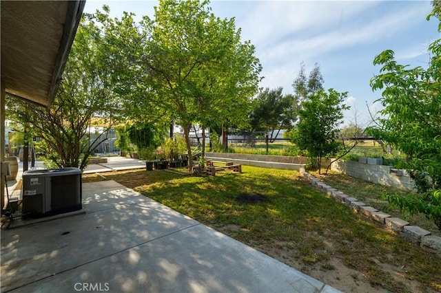2485 W Westward Ave, Banning, CA 92220 - view of yard featuring a patio