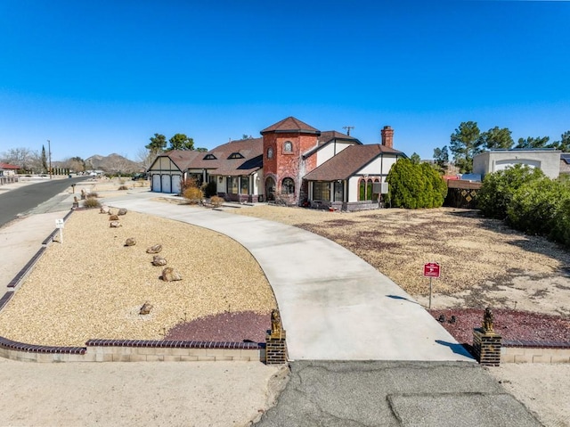 view of front of property with an attached garage and driveway