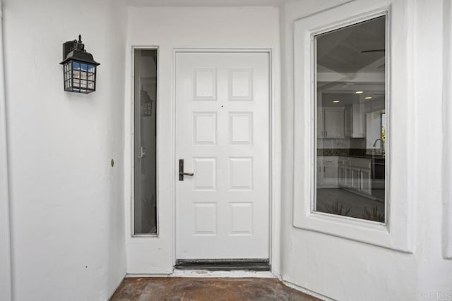 4905 Alicante Way, Oceanside, CA 92056 - entrance to property with stucco siding and a sink