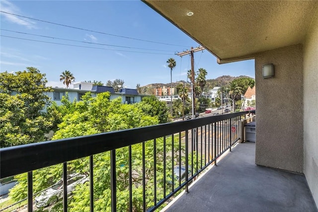 7320 Hawthorn Ave Unit 102, Los Angeles, CA 90046 - balcony with a residential view