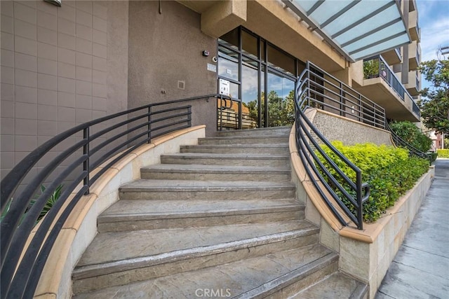 7320 Hawthorn Ave Unit 102, Los Angeles, CA 90046 - view of stairs