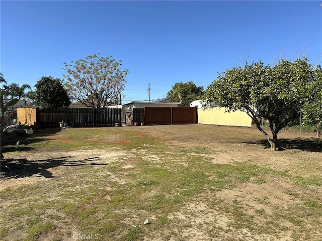 view of yard featuring fence