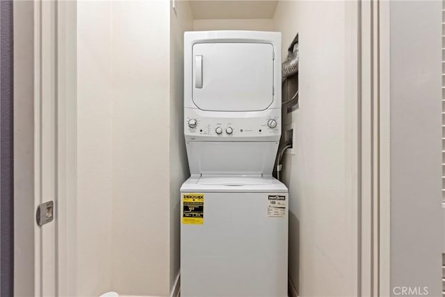 12814 Watt Ln Unit B, Sylmar, CA 91342 - laundry room with stacked washer / drying machine and laundry area