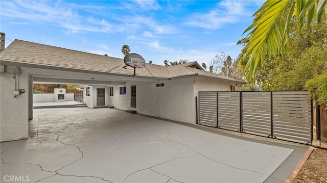 5092 Myrtle Ave, Riverside, CA 92506 - exterior space with fence and a carport