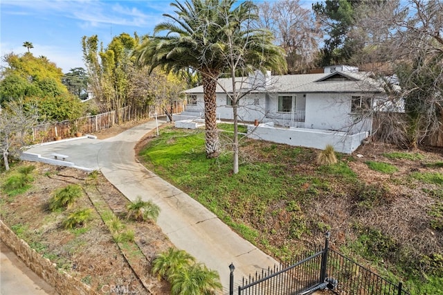 5092 Myrtle Ave, Riverside, CA 92506 - view of yard featuring fence
