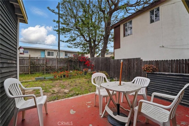 2218 Pacific Ave, Venice, CA 90291 - view of patio with a fenced backyard