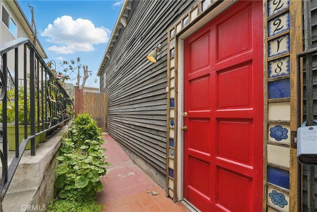 2218 Pacific Ave, Venice, CA 90291 - doorway to property featuring fence