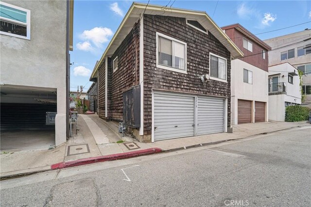 2218 Pacific Ave, Venice, CA 90291 - view of front of home with a garage