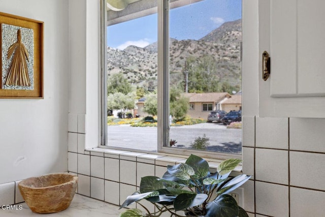 921 Topaz Ct, Ojai, CA 93023 - interior space with a mountain view