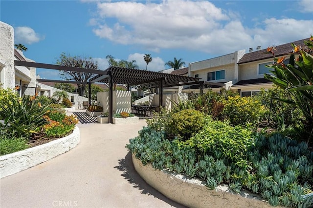4321 Matilija Ave Unit 14, Sherman Oaks, CA 91423 - view of property's community with a pergola and a patio area