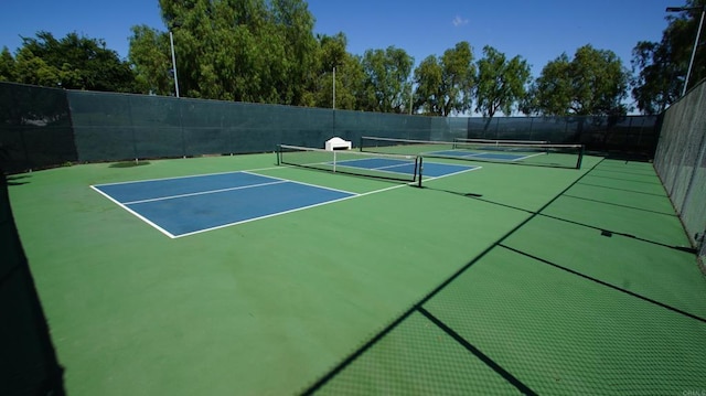42944 Calle Reva, Temecula, CA 92592 - view of tennis court with community basketball court