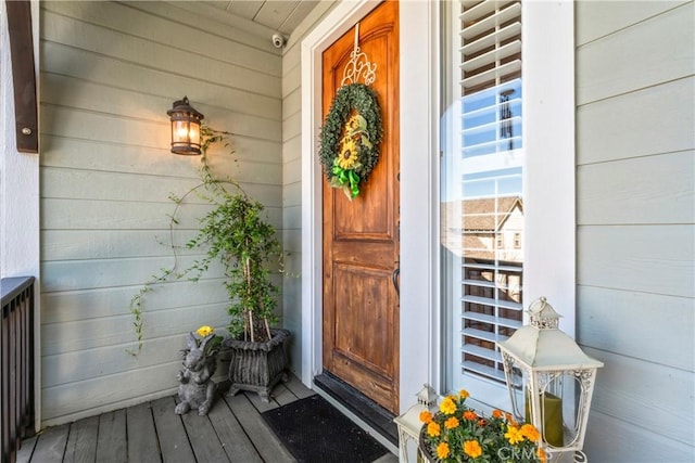 property entrance with a porch