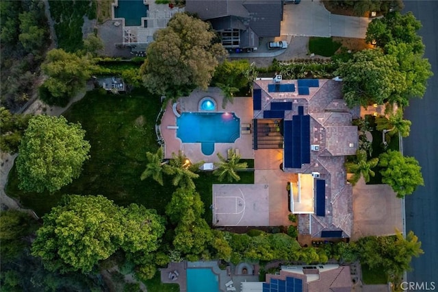 bird's eye view of a pool area