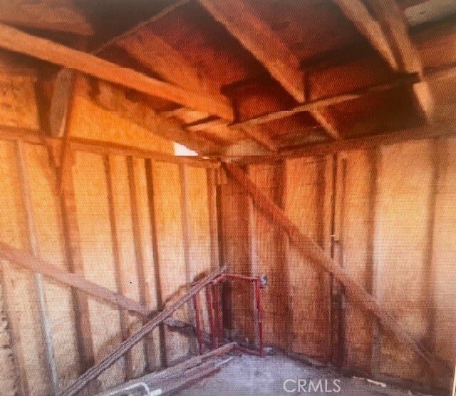 20631 Zuni Rd, Apple Valley, CA 92307 - view of storage room