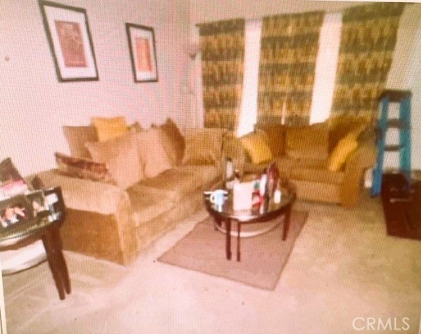 20631 Zuni Rd, Apple Valley, CA 92307 - view of living room