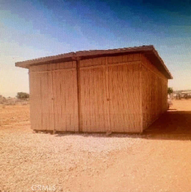 20631 Zuni Rd, Apple Valley, CA 92307 - view of outdoor structure