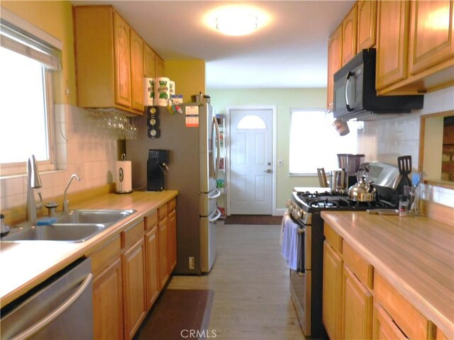 2669 W Russell Ave, Anaheim, CA 92801 - photo 14
