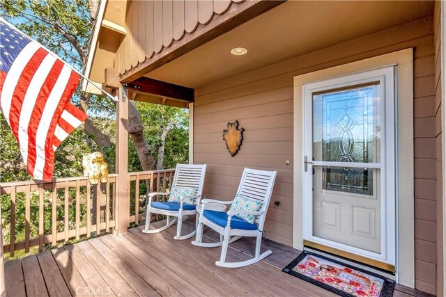 1119 Brentwood Dr, Lake Arrowhead, CA 92352 - view of wooden deck