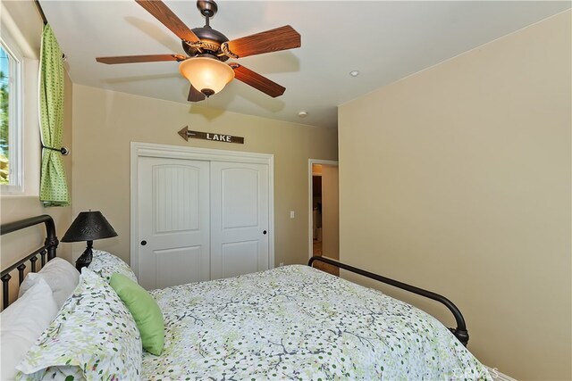 1119 Brentwood Dr, Lake Arrowhead, CA 92352 - bedroom featuring a closet and ceiling fan