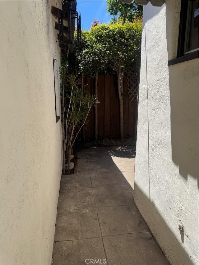 1960 Olive Way, Pasadena, CA 91104 - view of patio / terrace with fence
