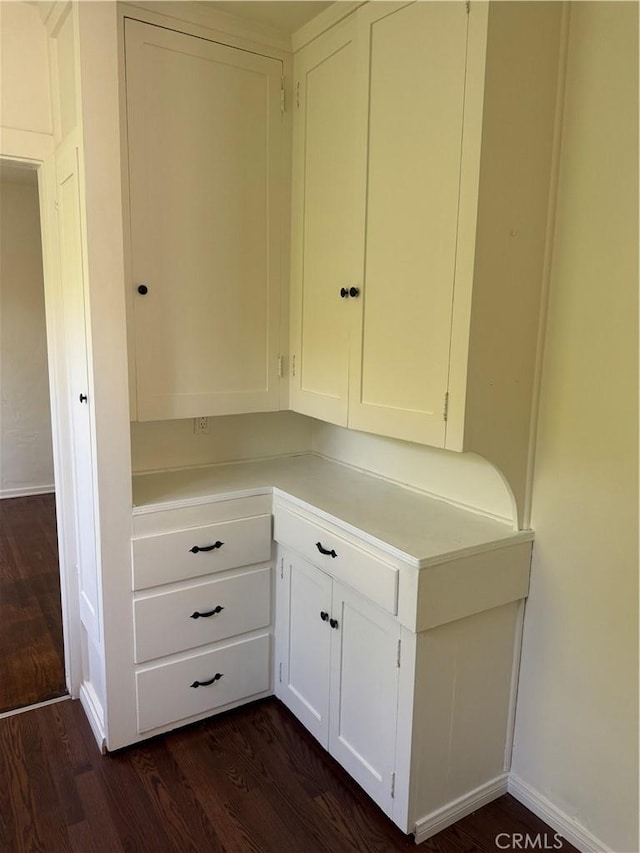 1960 Olive Way, Pasadena, CA 91104 - detailed view of wood finished floors and baseboards