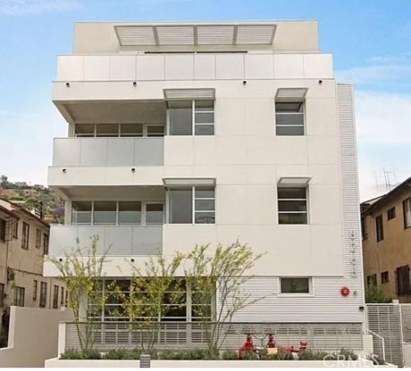 8265 Fountain Ave Unit 302, West Hollywood, CA 90046 - view of property featuring fence