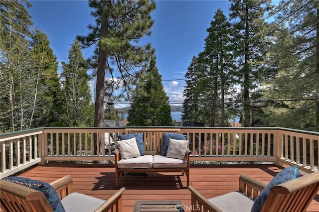 242 Holiday Dr, Lake Arrowhead, CA 92352 - view of wooden deck