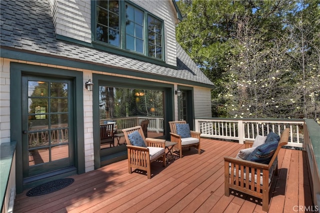 242 Holiday Dr, Lake Arrowhead, CA 92352 - deck with outdoor lounge area