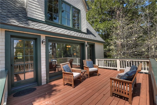 242 Holiday Dr, Lake Arrowhead, CA 92352 - deck featuring outdoor lounge area