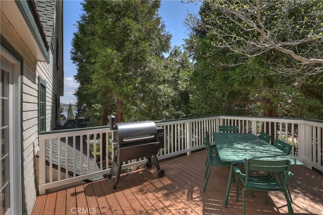 242 Holiday Dr, Lake Arrowhead, CA 92352 - deck with outdoor dining area and area for grilling