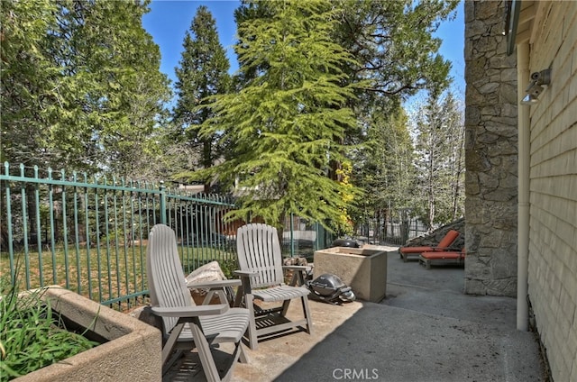 242 Holiday Dr, Lake Arrowhead, CA 92352 - view of patio / terrace featuring fence